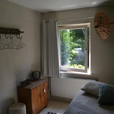 Aan De Beek Bed & Breakfast *