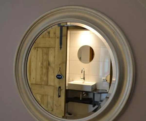 Aan De Beek Bed & Breakfast *