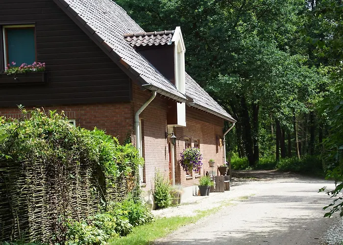 Aan De Beek فندق مبيت وإفطار