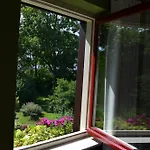 Aan De Beek Bed & Breakfast